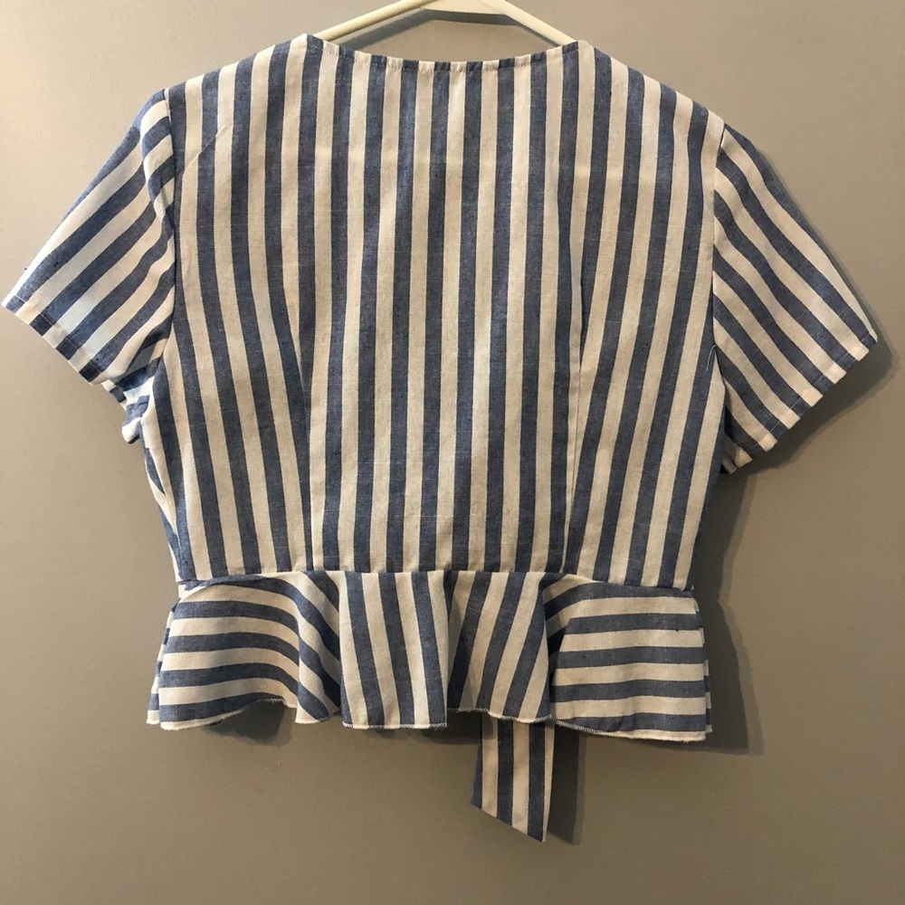 NWOT - SHEIN Striped Knot Front Top - Picture 3 of 4